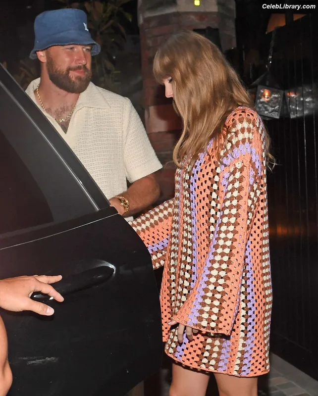 Taylor Swift photo 12 of 4190