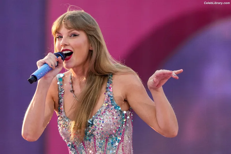 Taylor Swift photo 22 of 4190