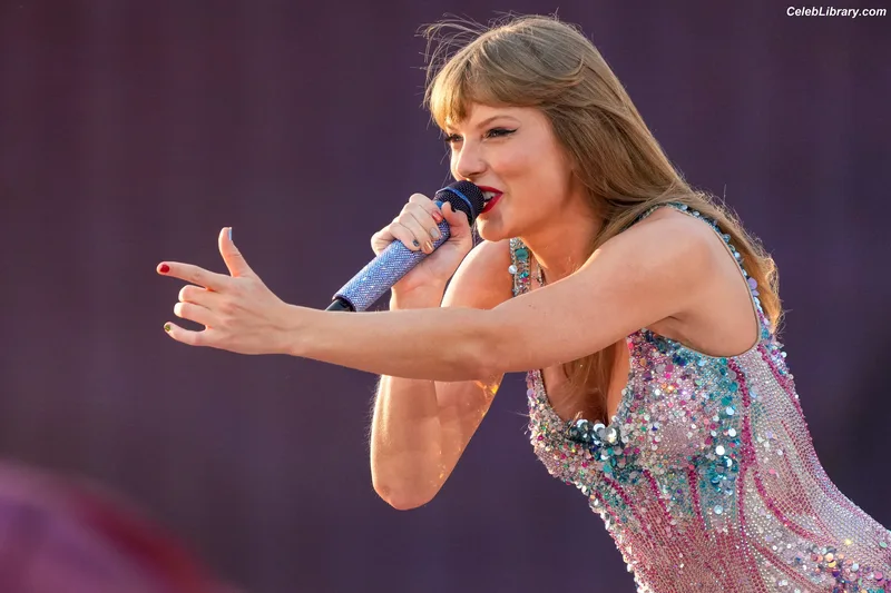 Taylor Swift photo 6 of 4190