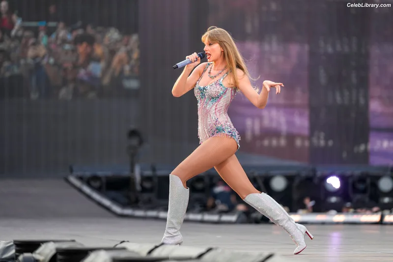 Taylor Swift photo 2 of 4190