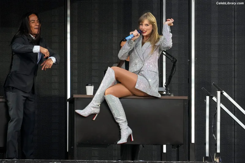 Taylor Swift photo 19 of 4190