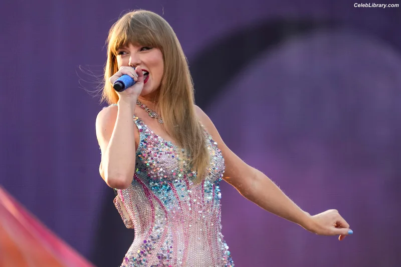 Taylor Swift photo 12 of 4190