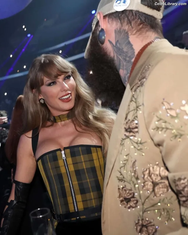 Taylor Swift photo 11 of 4190