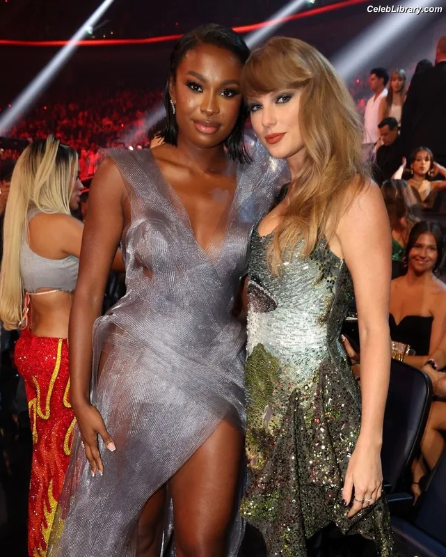 Taylor Swift photo 12 of 4190