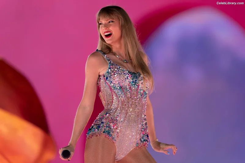 Taylor Swift photo 11 of 4190