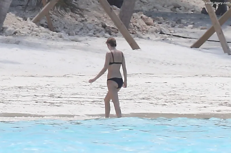 Taylor Swift photo 16 of 4190