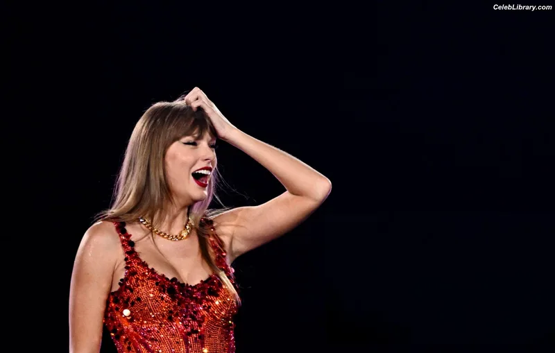 Taylor Swift photo 15 of 4190
