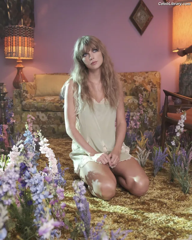 Taylor Swift photo 14 of 4190