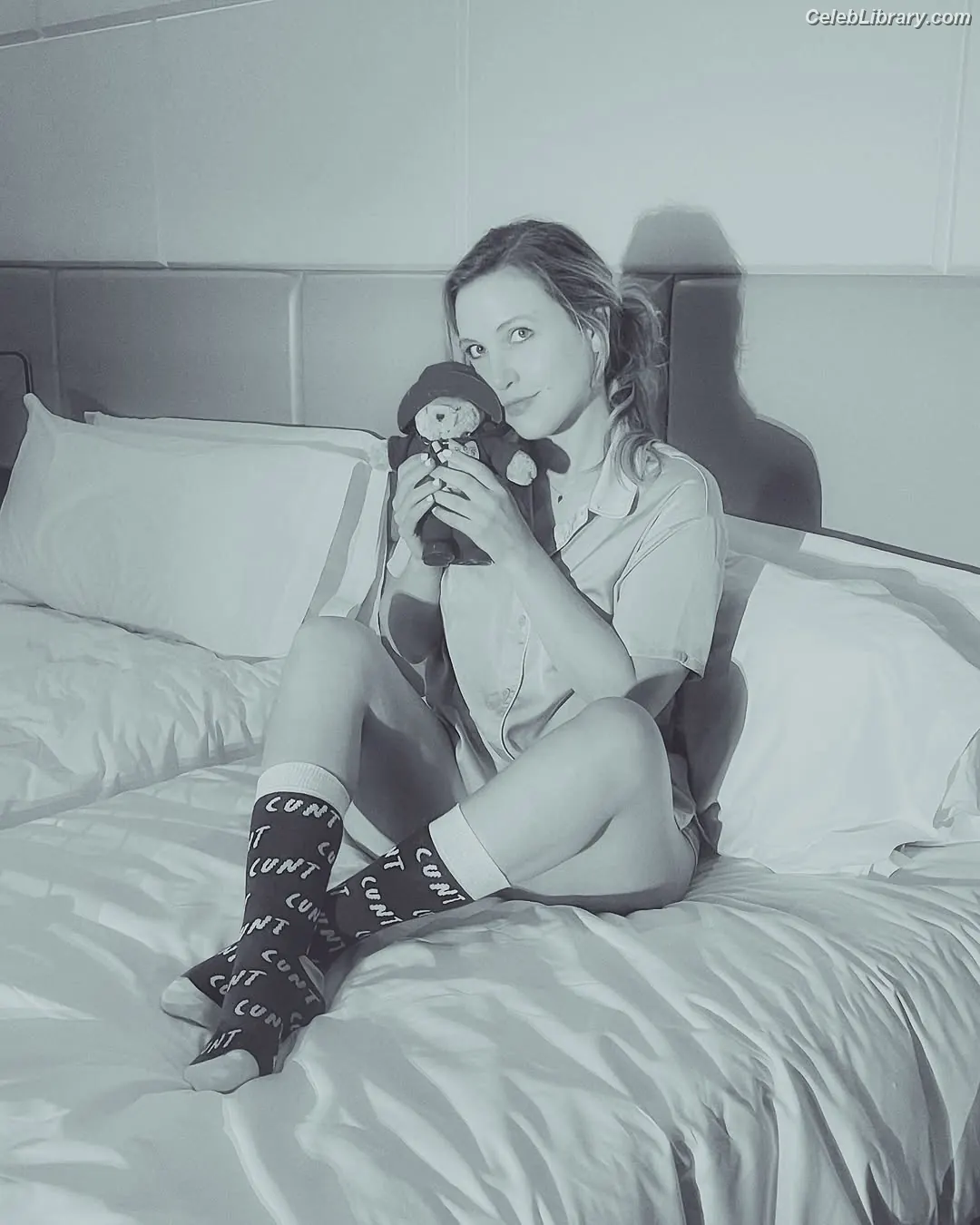 Taylor Tomlinson photo 24 of 212