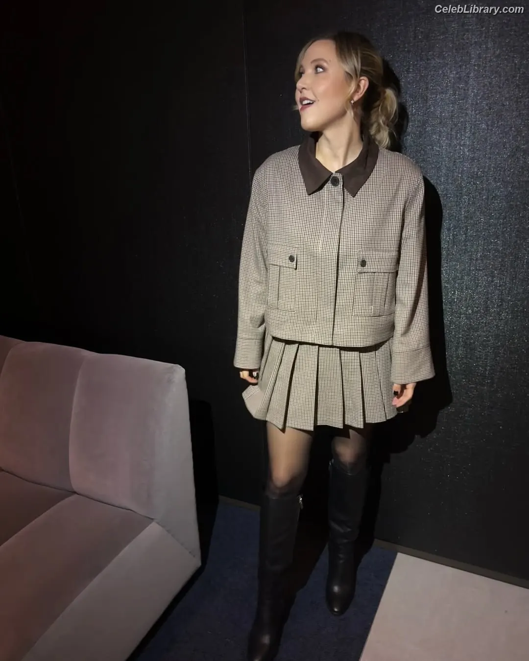 Taylor Tomlinson photo 20 of 212