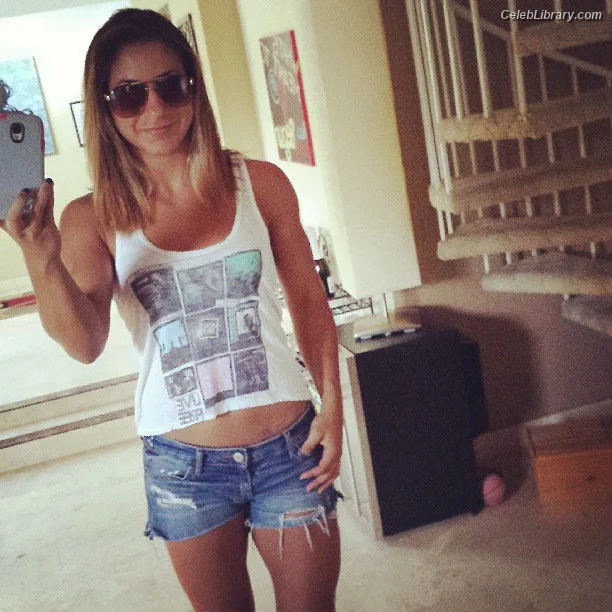 Tecia Pennington photo 6 of 256