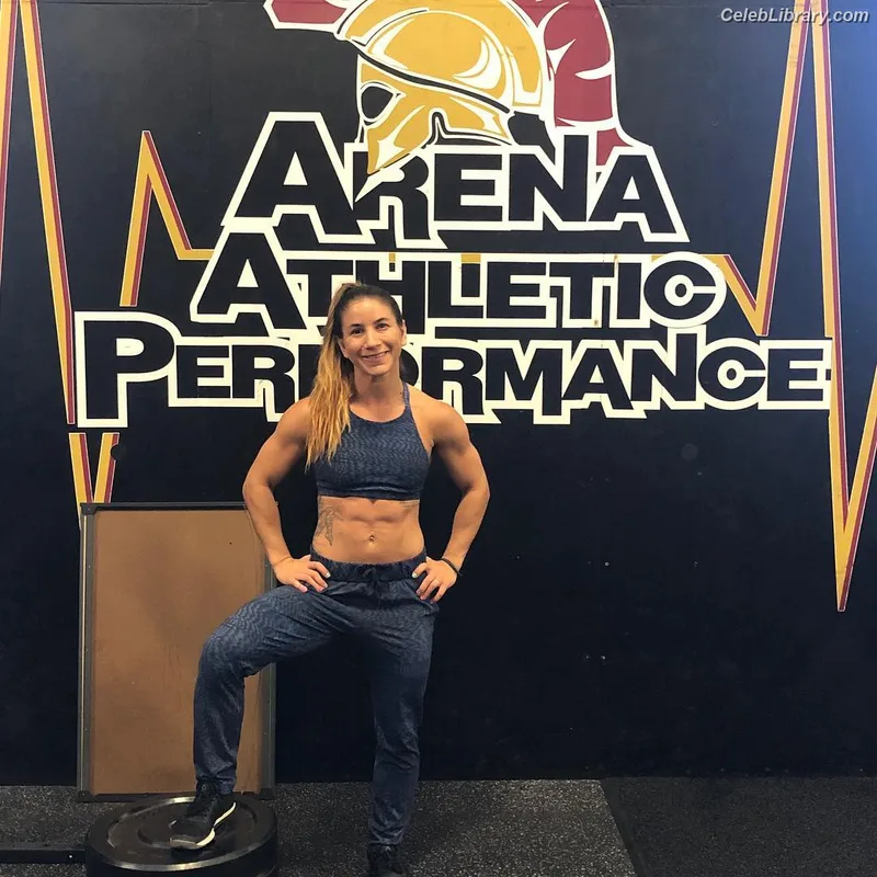 Tecia Pennington photo 11 of 256
