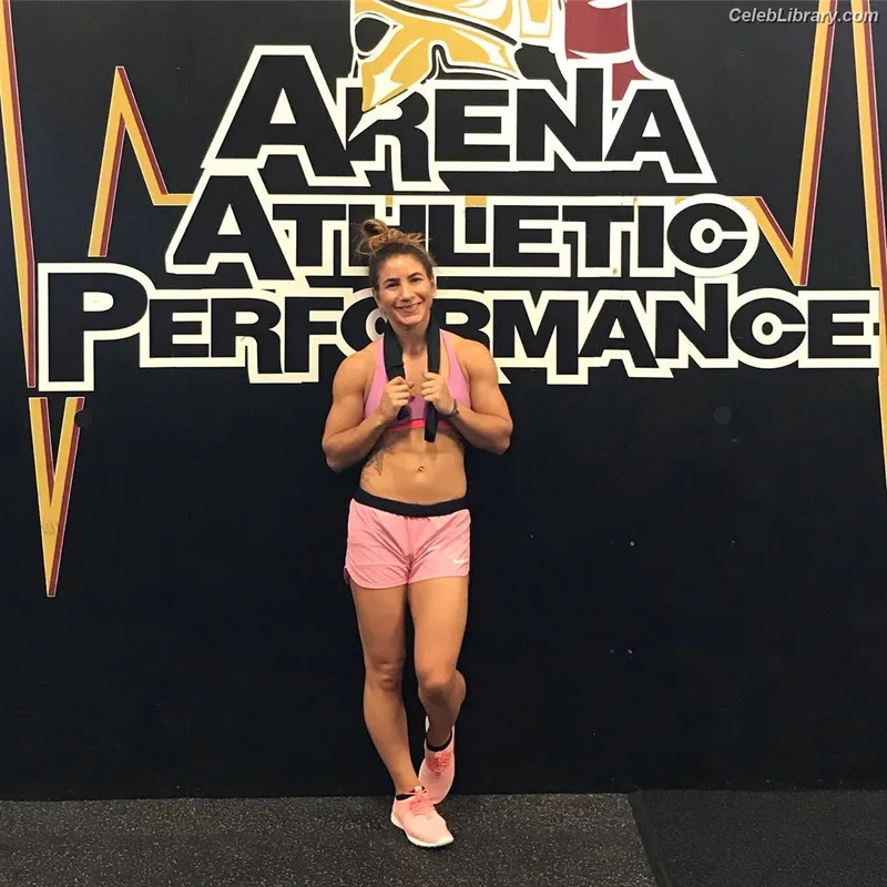 Tecia Pennington photo 13 of 256