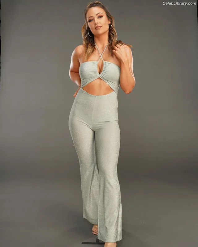 Tenille Dashwood photo 18 of 163