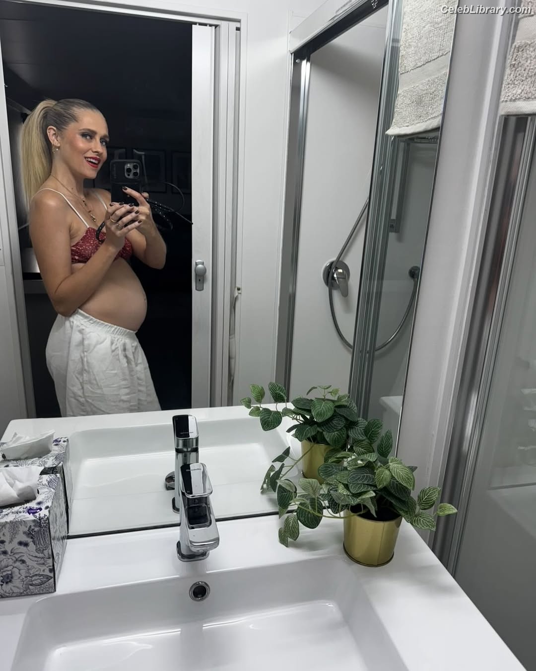 Teresa Palmer photo 4 of 120
