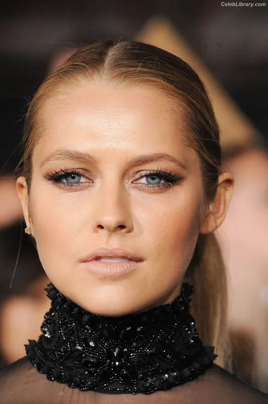Teresa Palmer photo 9 of 120