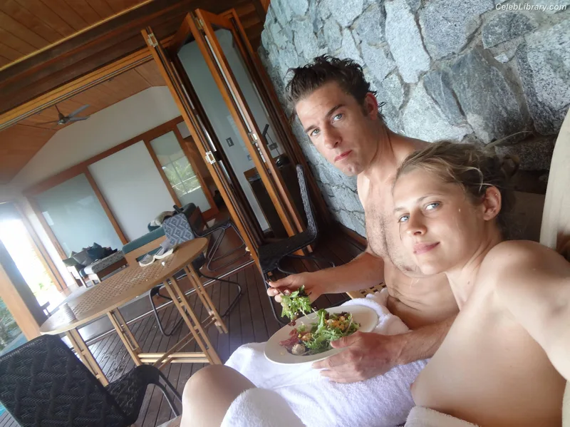 Teresa Palmer photo 4 of 120