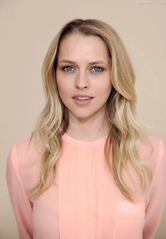 Teresa Palmer photo 8 of 120