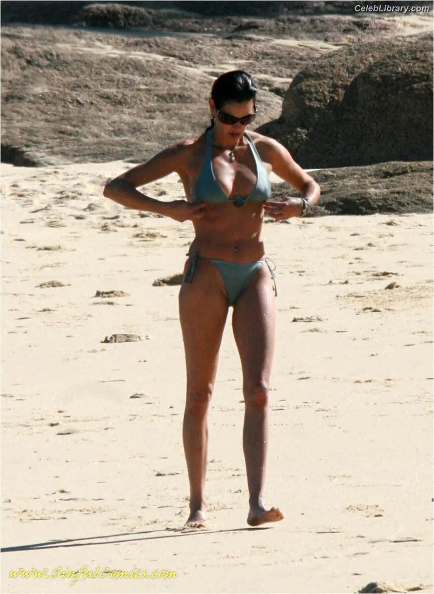 Teri Hatcher photo 24 of 132