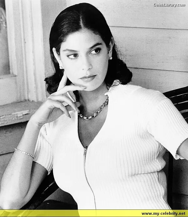 Teri Hatcher photo 23 of 132