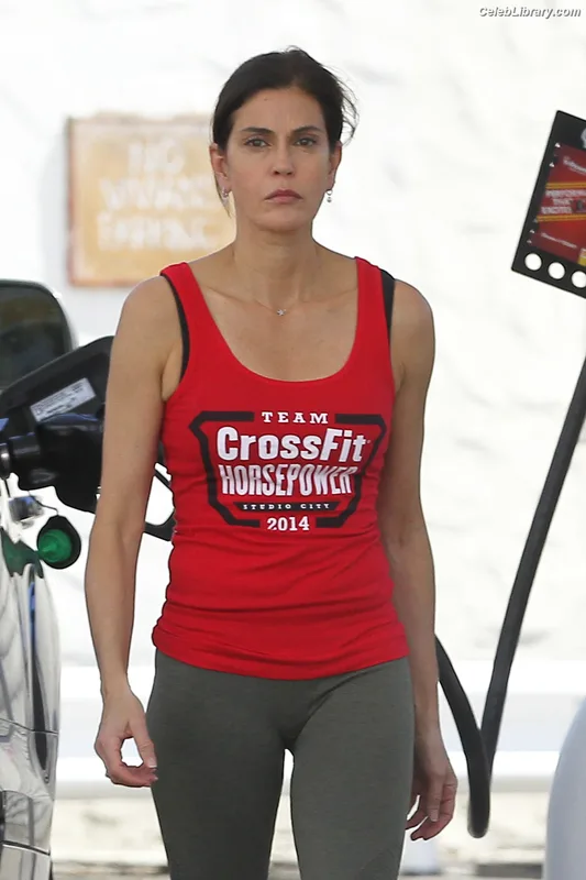 Teri Hatcher photo 2 of 134