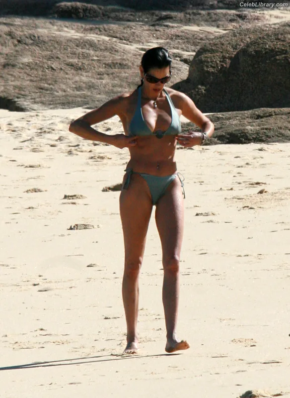 Teri Hatcher photo 21 of 134