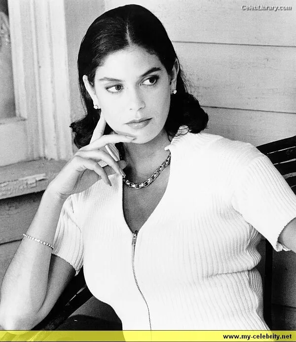Teri Hatcher photo 24 of 134
