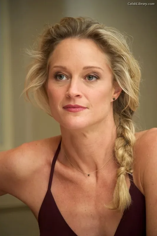 Teri Polo photo 17 of 18