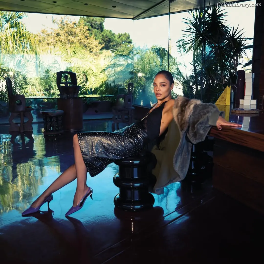 Tessa Thompson photo 4 of 199