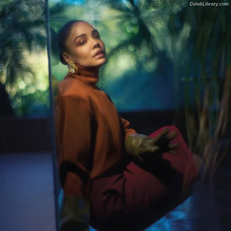 Tessa Thompson photo 7 of 199