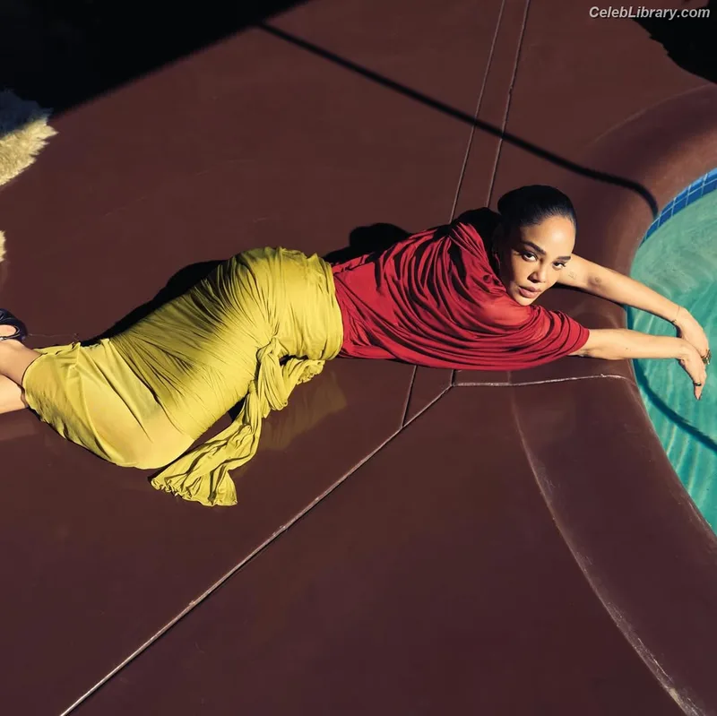 Tessa Thompson photo 9 of 199