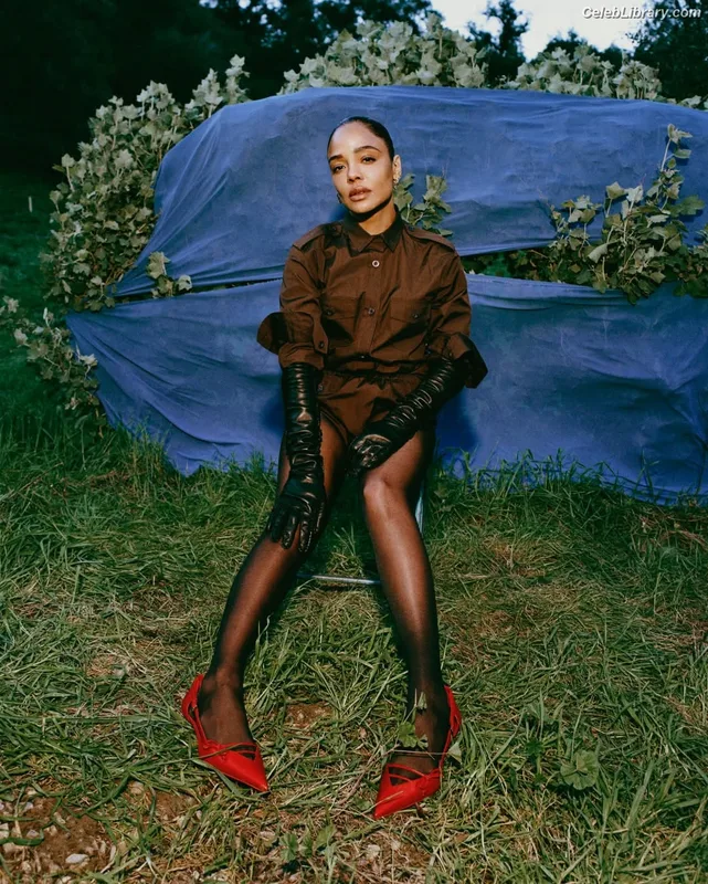 Tessa Thompson photo 5 of 199