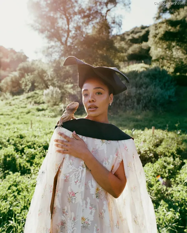 Tessa Thompson photo 10 of 199