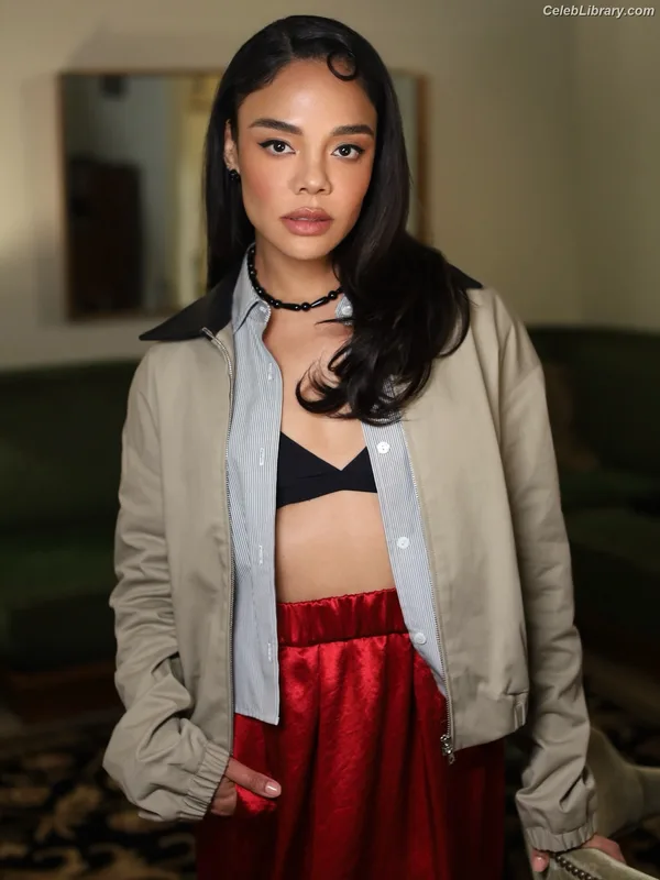 Tessa Thompson photo 15 of 199