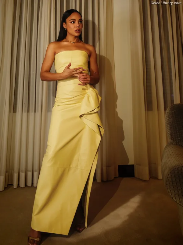 Tessa Thompson photo 20 of 199
