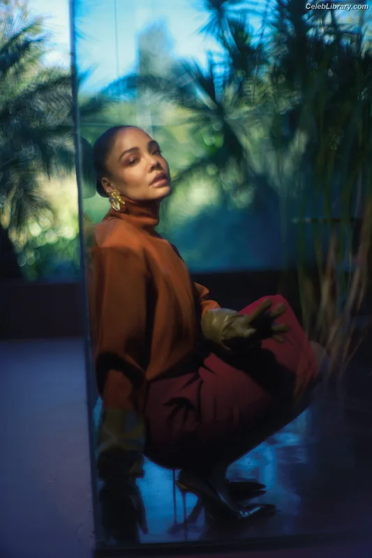 Tessa Thompson photo 8 of 199