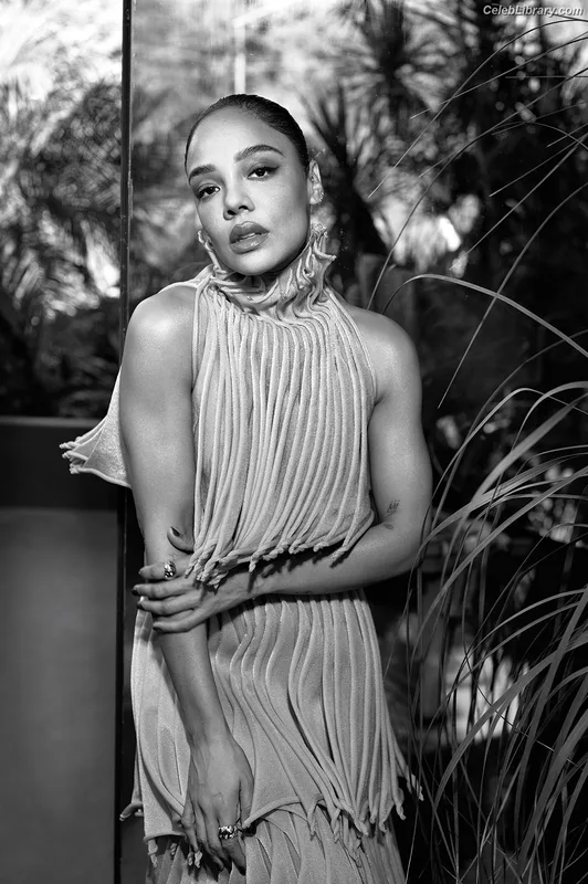 Tessa Thompson photo 9 of 199