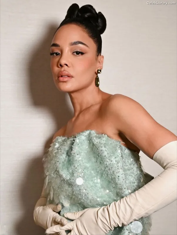 Tessa Thompson photo 14 of 199
