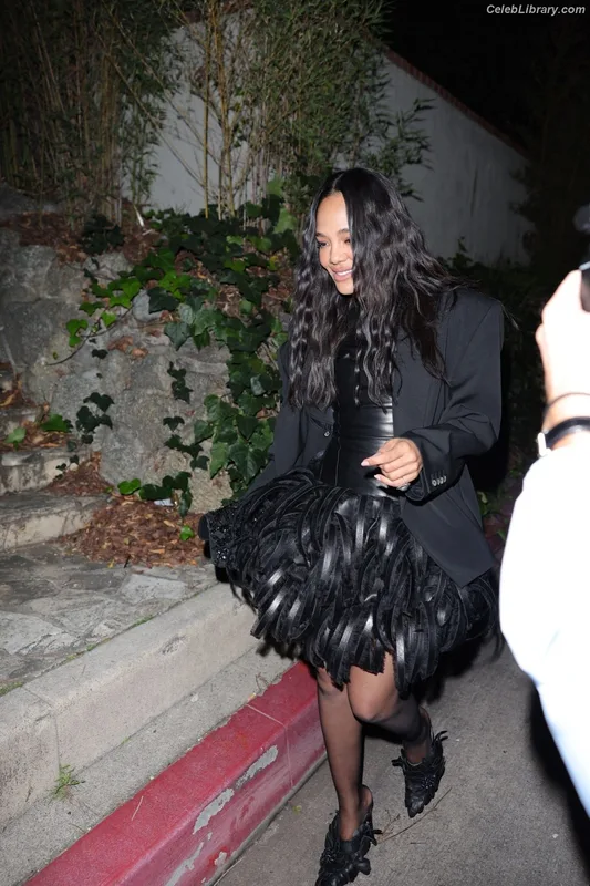 Tessa Thompson photo 11 of 199