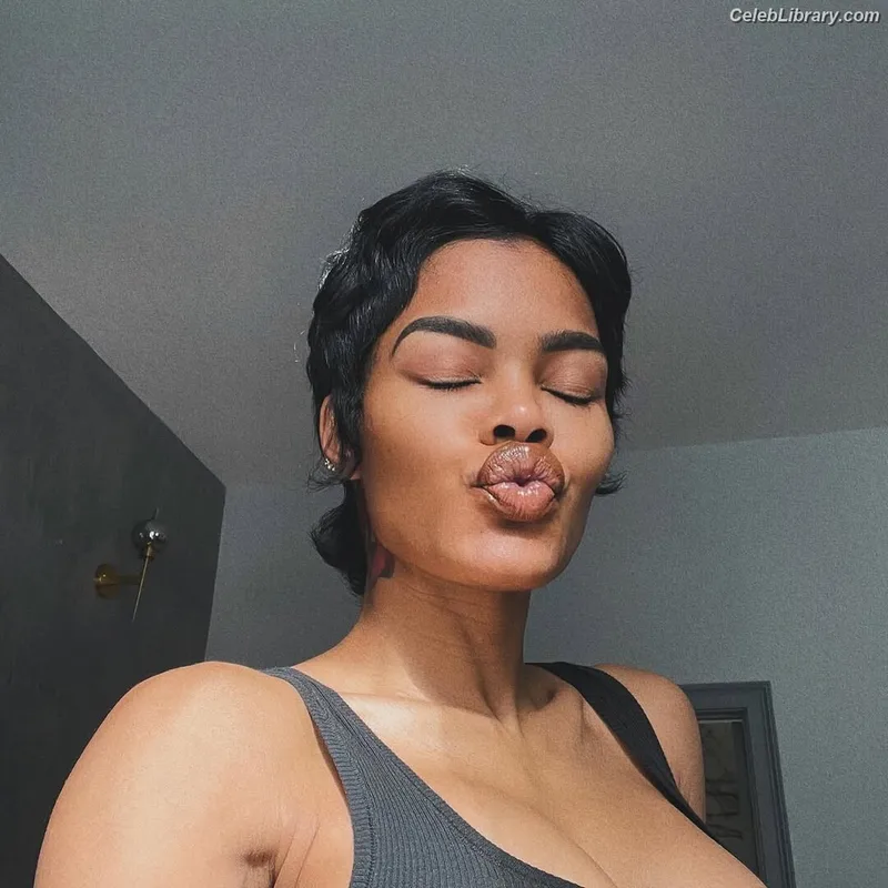 Teyana Taylor photo 8 of 431