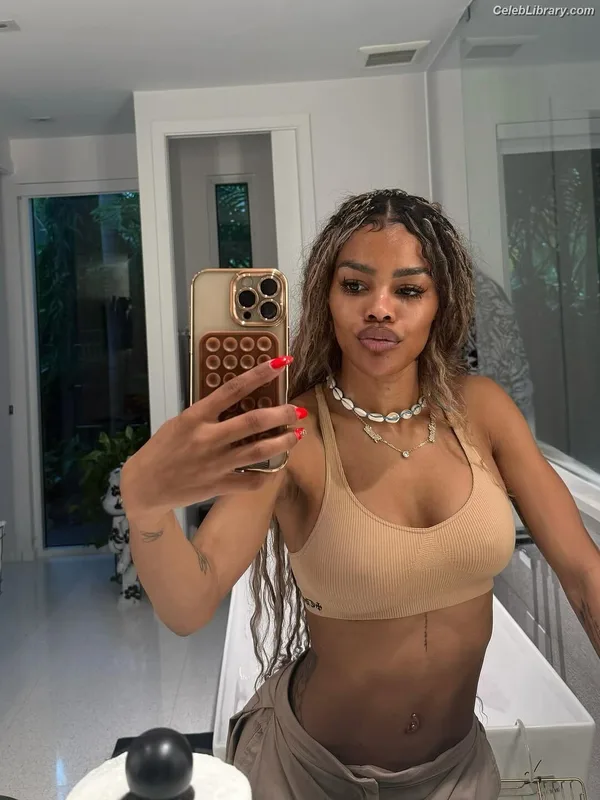 Teyana Taylor photo 12 of 431