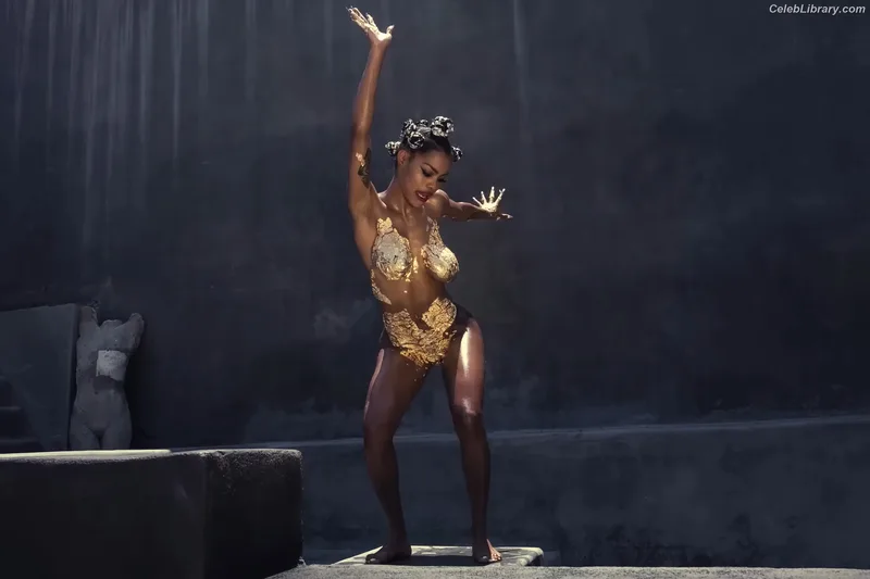 Teyana Taylor photo 2 of 431