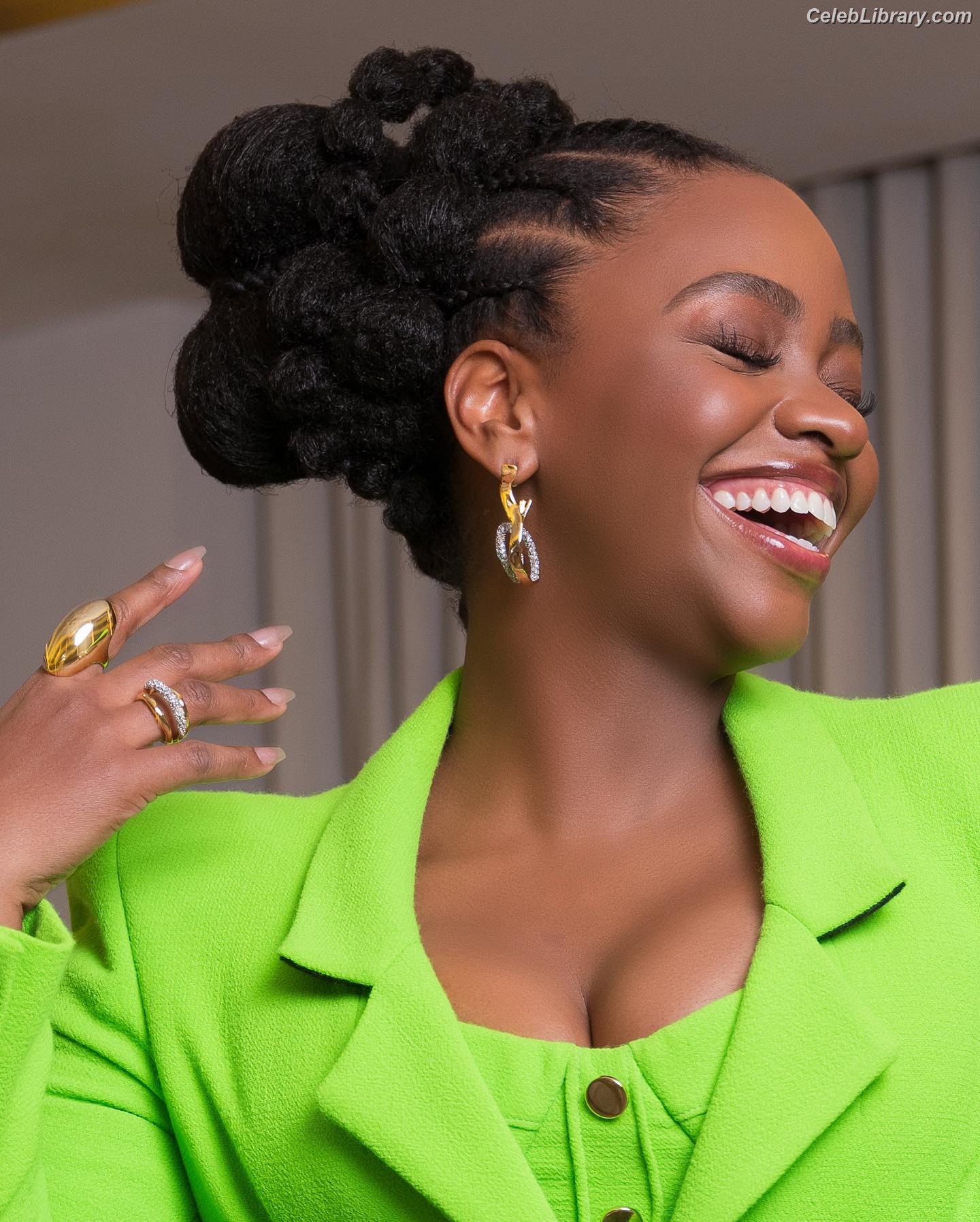 Teyonah Parris photo 15 of 31