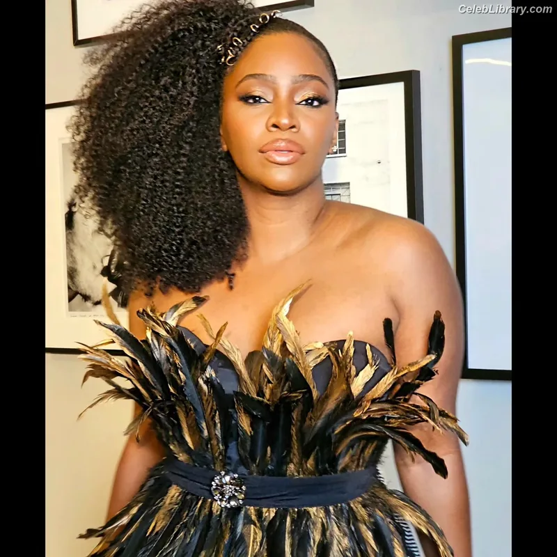 Teyonah Parris photo 9 of 31