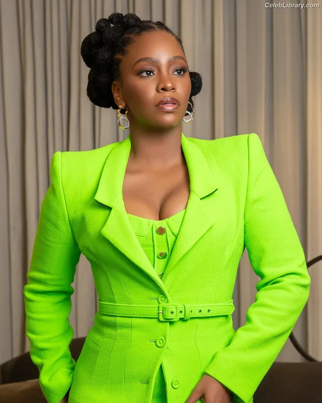 Teyonah Parris photo 13 of 31