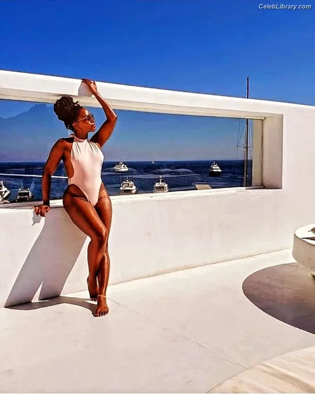 Teyonah Parris photo 17 of 31