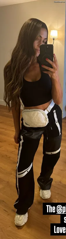 The Bella Twins photo 13 of 1421