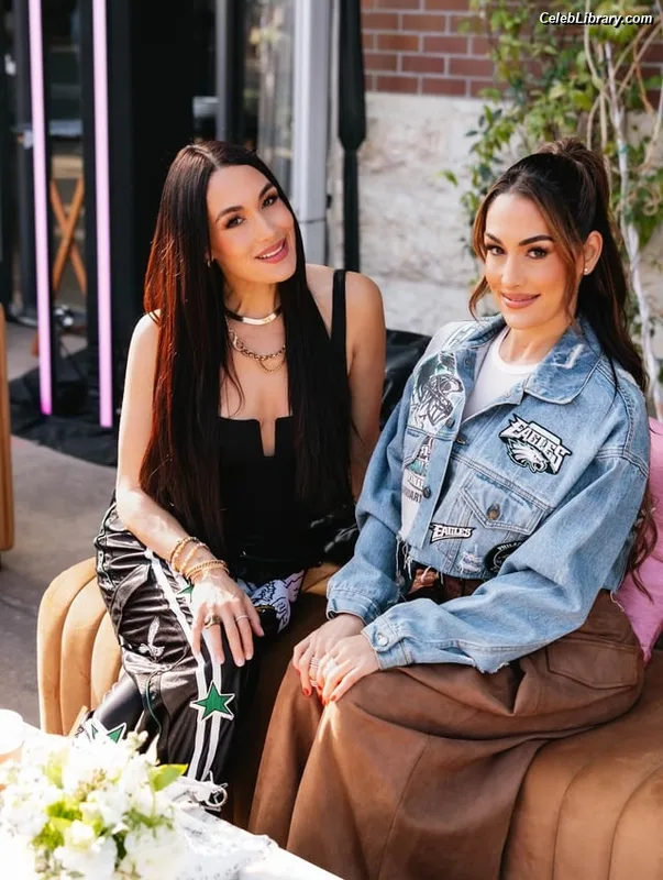 The Bella Twins photo 22 of 1421