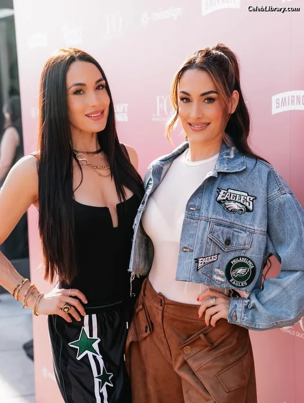 The Bella Twins photo 5 of 1421