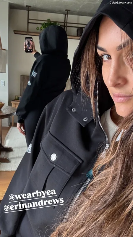 The Bella Twins photo 10 of 1421
